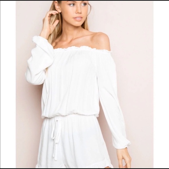 Brandy Melville Gabriella Romper 💓 - Picture 2 of 4